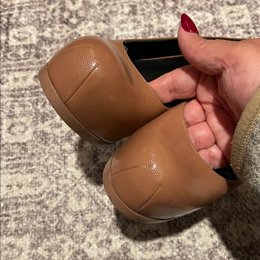 YSL Tribute Pumps - Picture 6 of 7